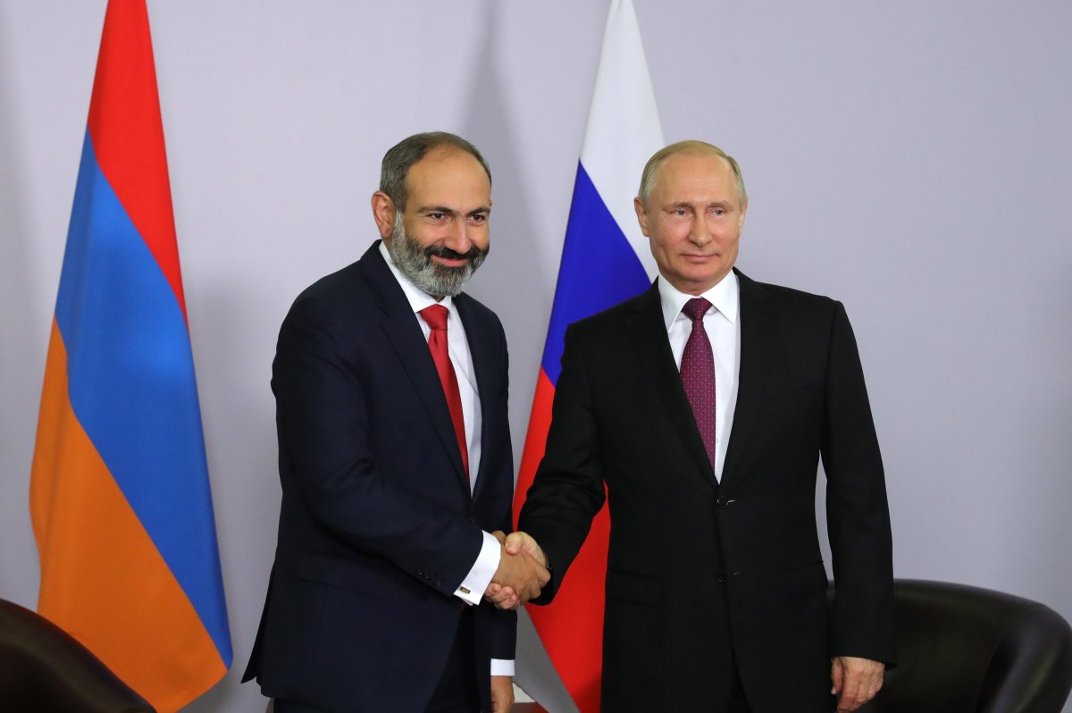 How Le Monde reads Armenia's Sunday election: Moscow ramps up pressure, pro-European Pashinyan remains the favorite