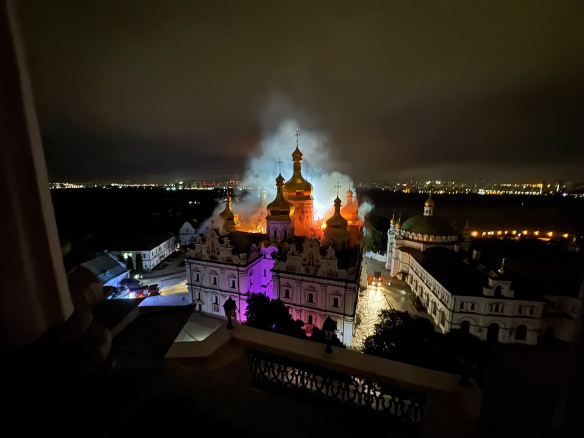 Hořel chrám Kyjevskopečerské lávry. Varšavská Rzeczpospolita v tom vidí ruskou „válku proti ukrajinské paměti“