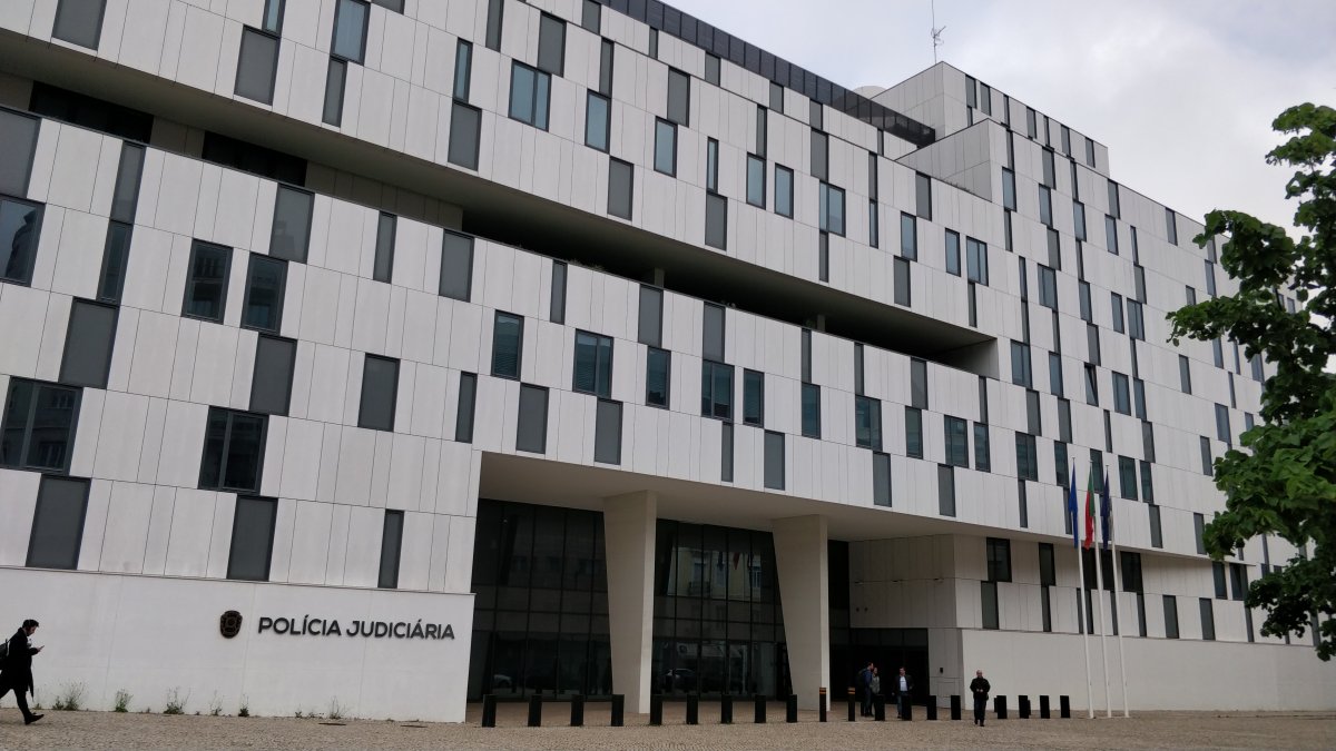 The Leader of a Neo-Nazi Cell Was a Portuguese Police Officer. The Target List Included the Prime Minister and European Council President Costa
