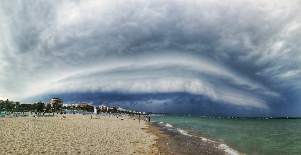 Sereď and Prešov declared a state of emergency after storms. It wasn't a tornado, but a downburst