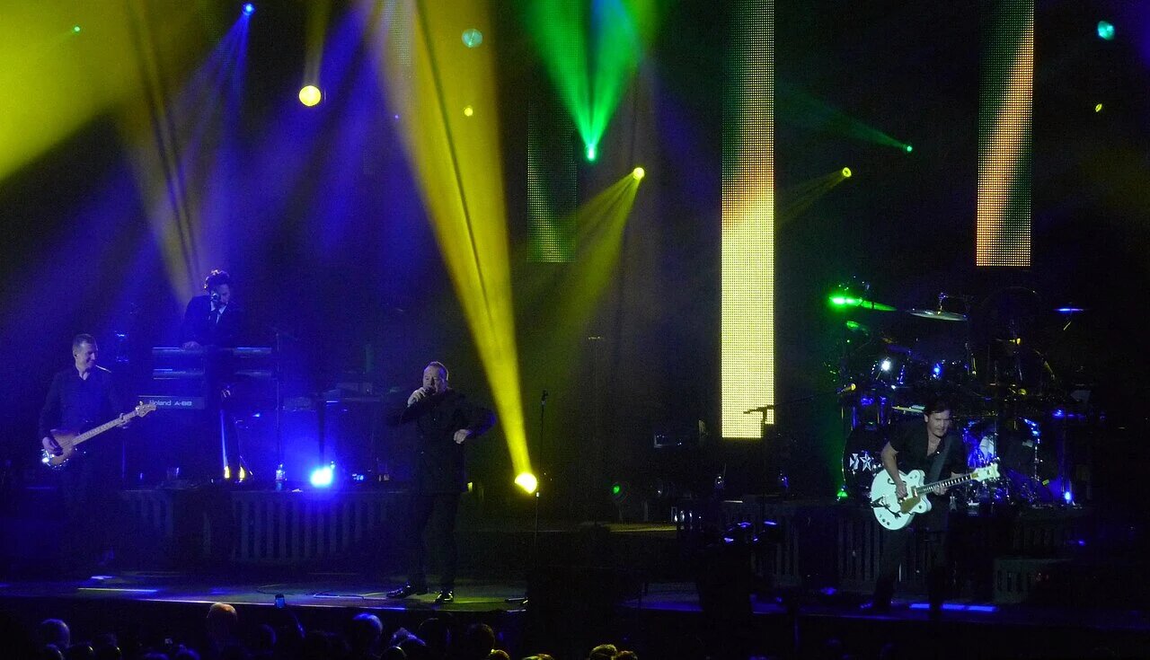 Simple Minds sa vracajú ku koreňom. Nový album Sacrosanct vyjde v januári a uzatvorí trilógiu