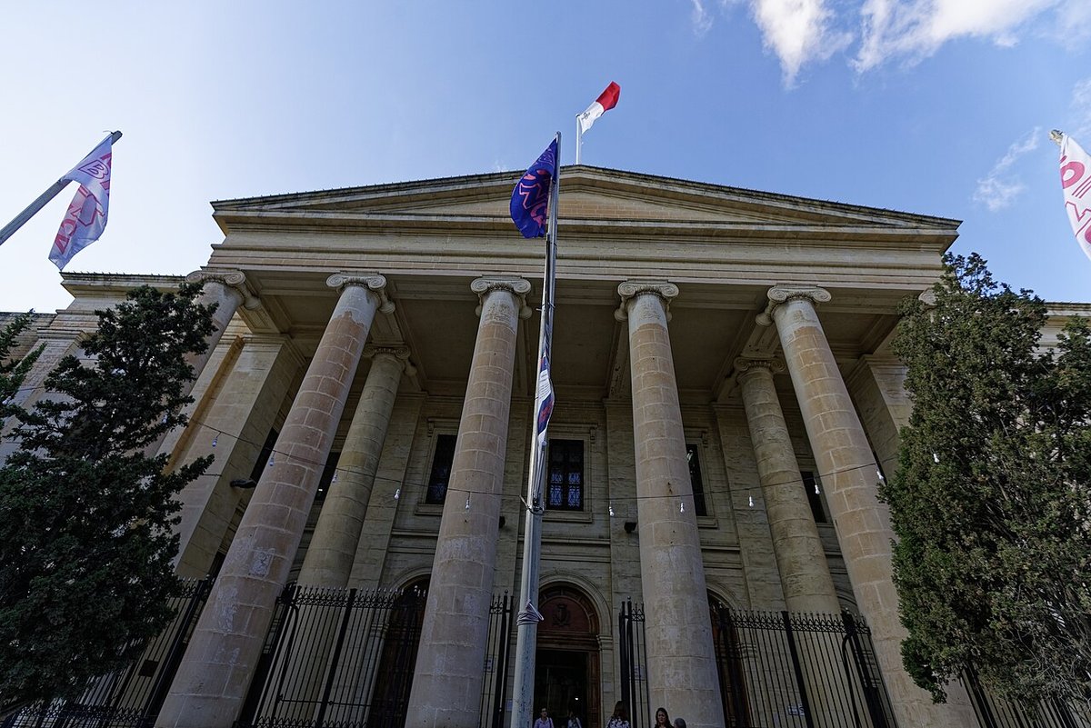 Na Malte môže prísť nový proces v kauze vraždy novinárky. Prokuratúra chce podľa médií napadnúť priebeh porotného konania, nie dôkazy