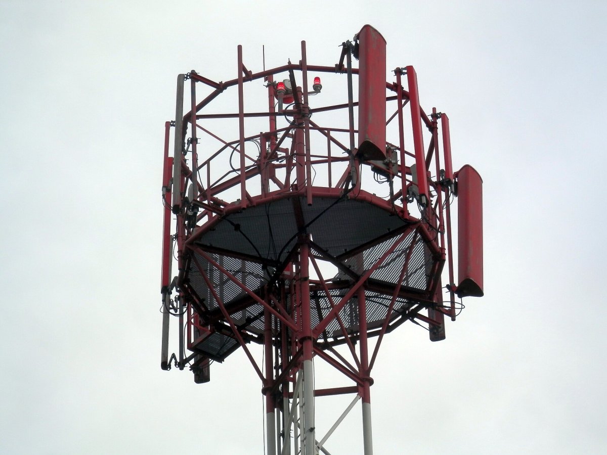 Orange a O2 prišli o štvrtinu frekvencií v pásme 2100 MHz. 4ka ho získala prvýkrát a jej zákazníci stratili jednoduchý spôsob, ako si vybrať sieť