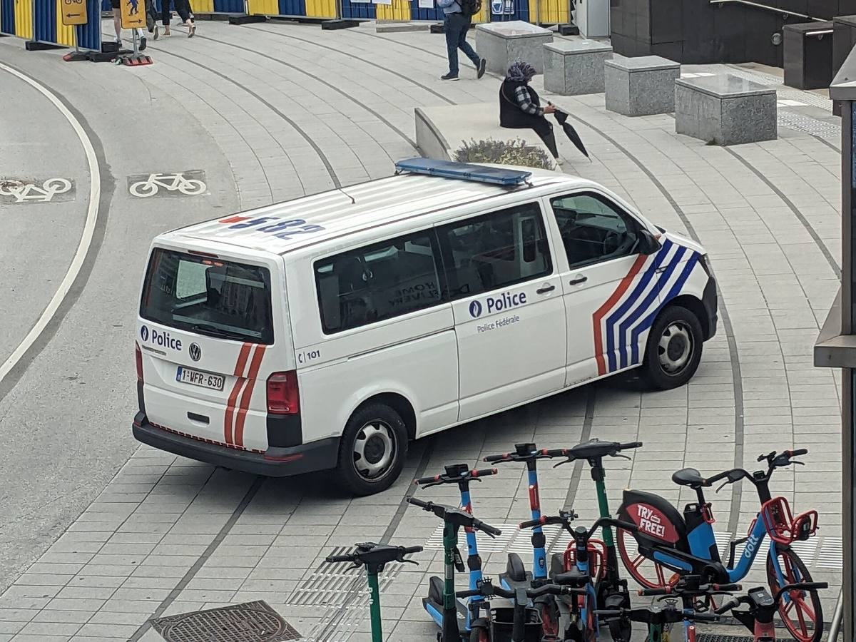 Belgicko preveruje, kam išli milióny na bezpečnosť Bruselu. Poslanec tvrdí, že aj na výlet do Disneylandu
