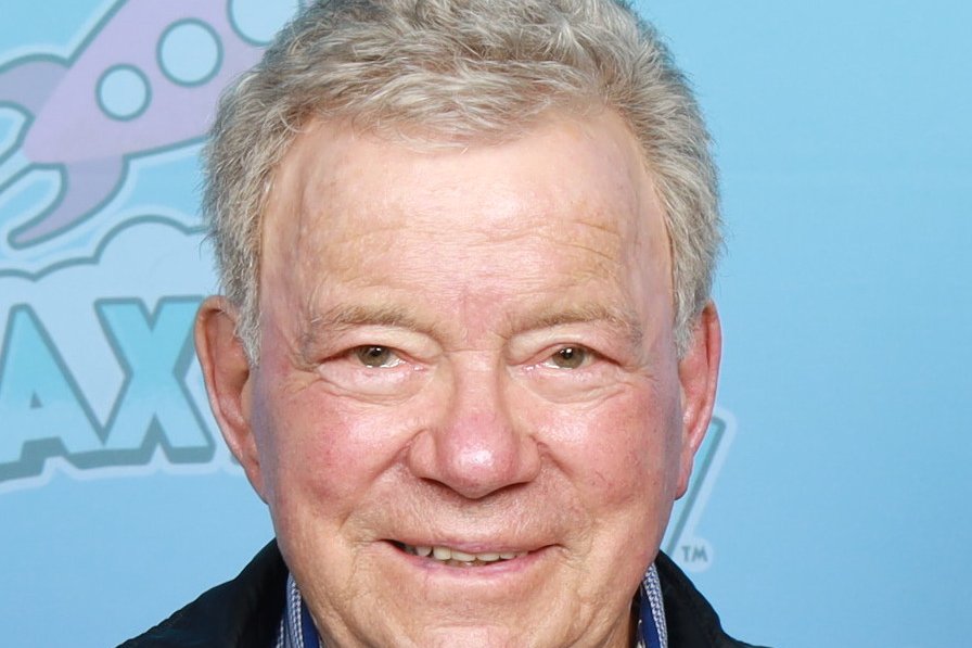 William Shatner má 95 rokov a debutoval v metale. Zahral Metallicu, Ozzyho aj Motörhead