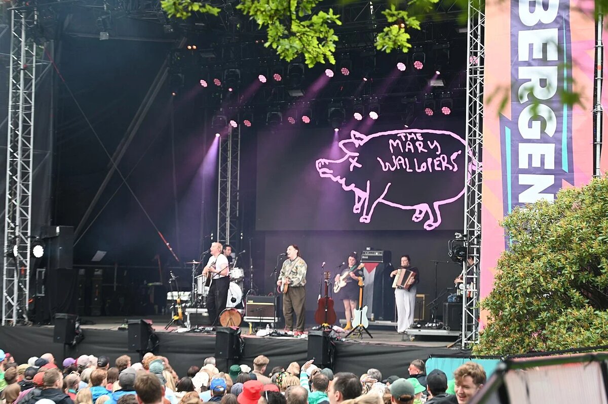 The Mary Wallopers: pri írskom folku lietajú nohy aj poháre