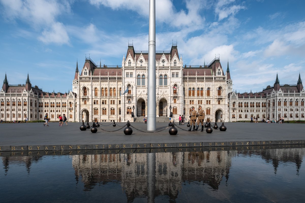 Tisza is preparing a government, Orbán admits a "crushing defeat". Hungary is three days from a change of power