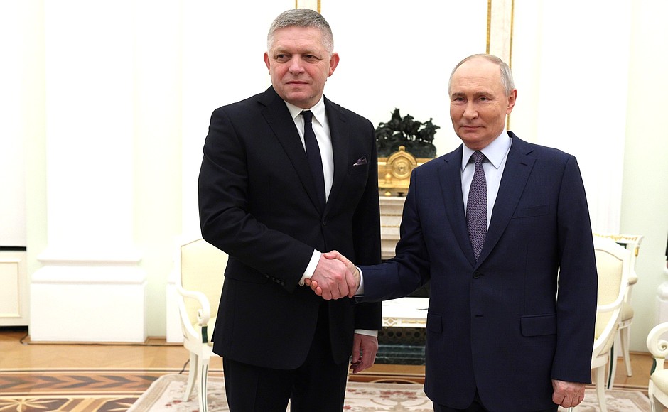 From Dachau to Moscow: Fico flew in via the northern route, a day before the parade