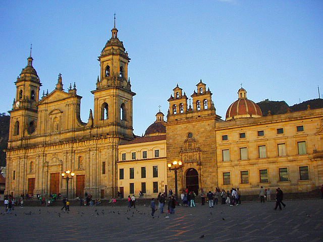 Strong Earthquake Hits Western Colombia, Tremors Felt in Ecuador