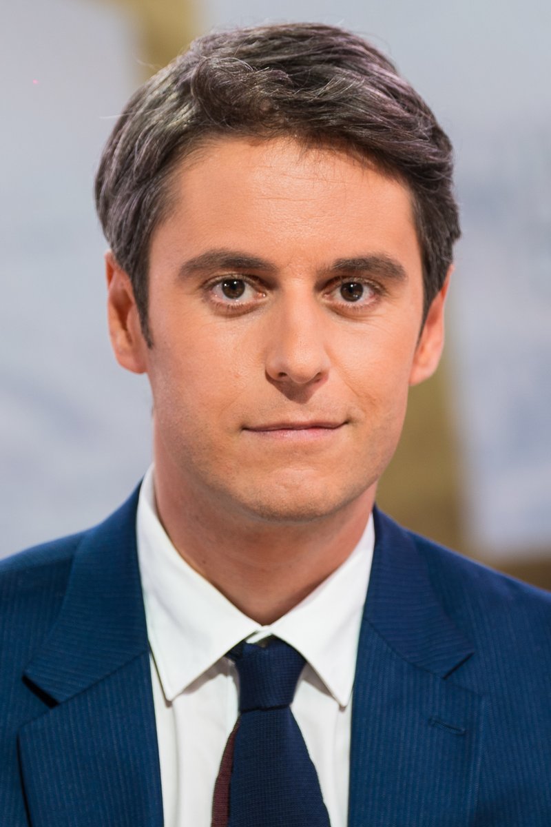 French candidates opened campaign with economy dispute