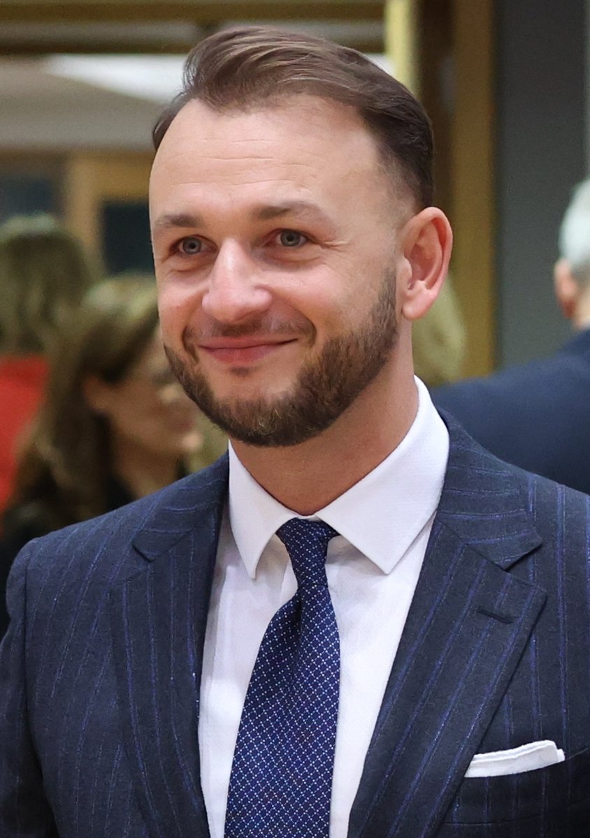Šutaj Eštok obhajuje obnovu sídla vnútra v Bratislave