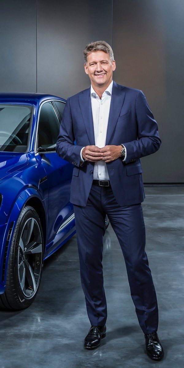 Šéf Audi Döllner upokojil obavy o budúcnosť závodu v Győri