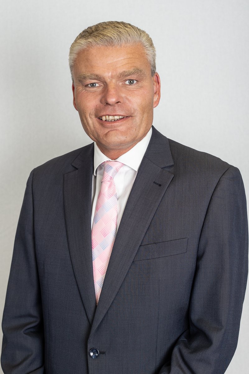 AfD rokuje o vláde, Schulze povedie krajinskú CDU