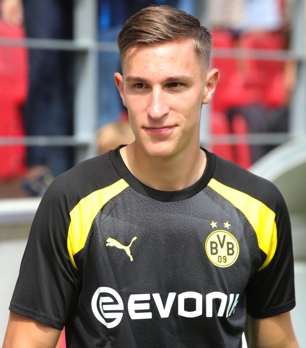 Dortmund zdolal Paderborn 3:0, Schlotterbeck sa vrátil do zostavy