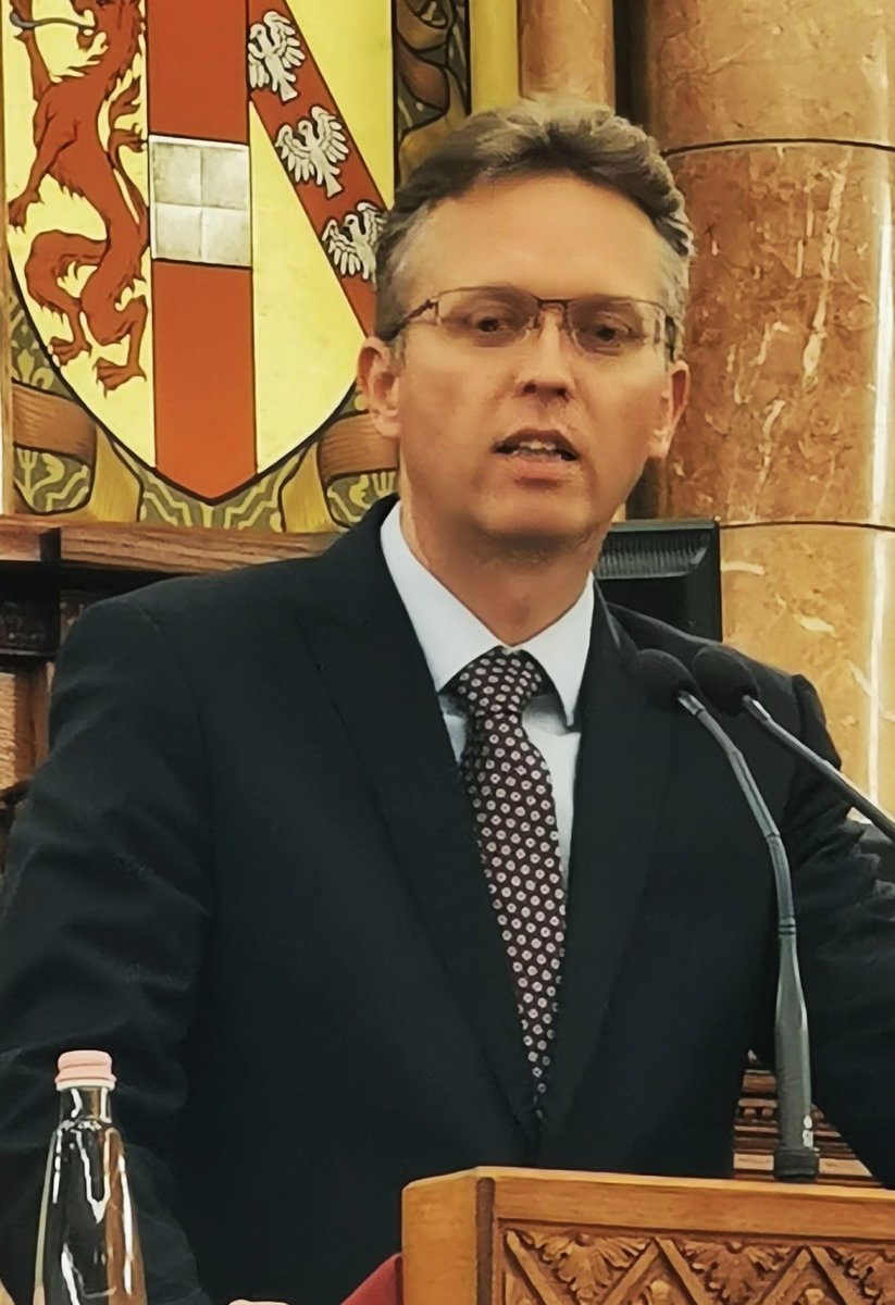 Orbán zverejnil rozhovor s bývalým ministrom Hankóm