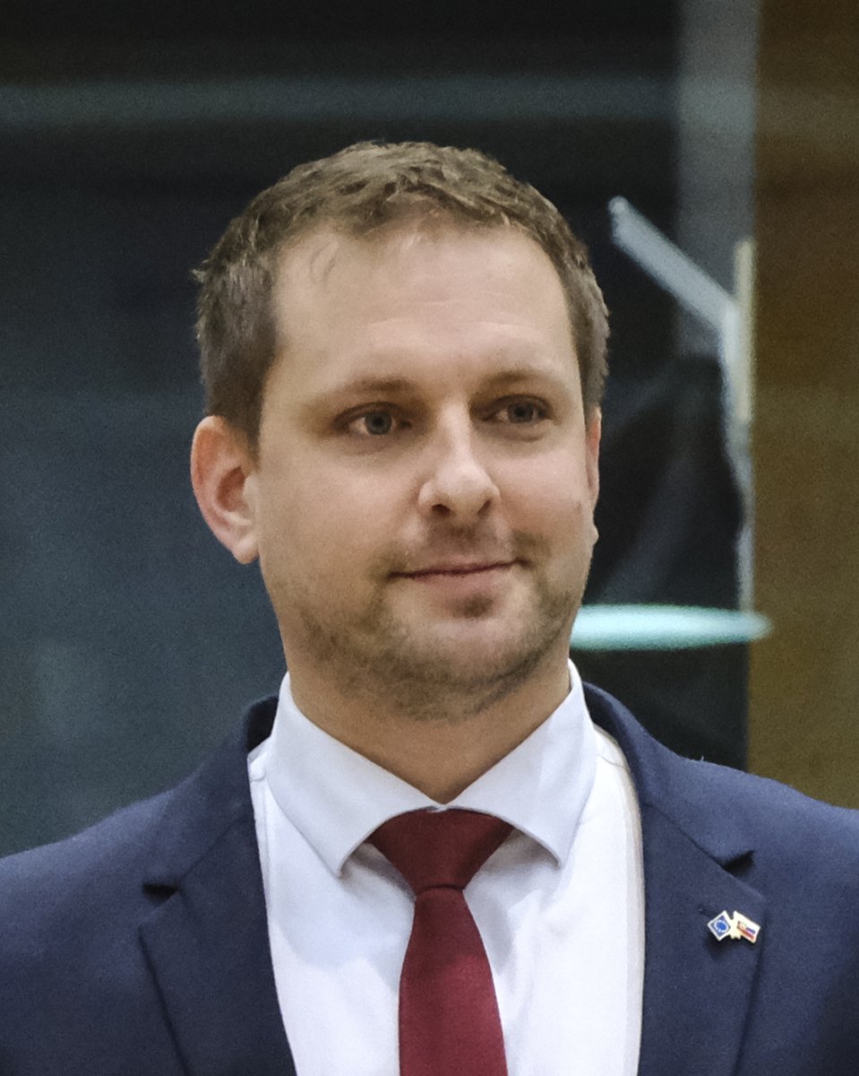 Muž s nožom napadol medikov na zastávke Botanická záhrada