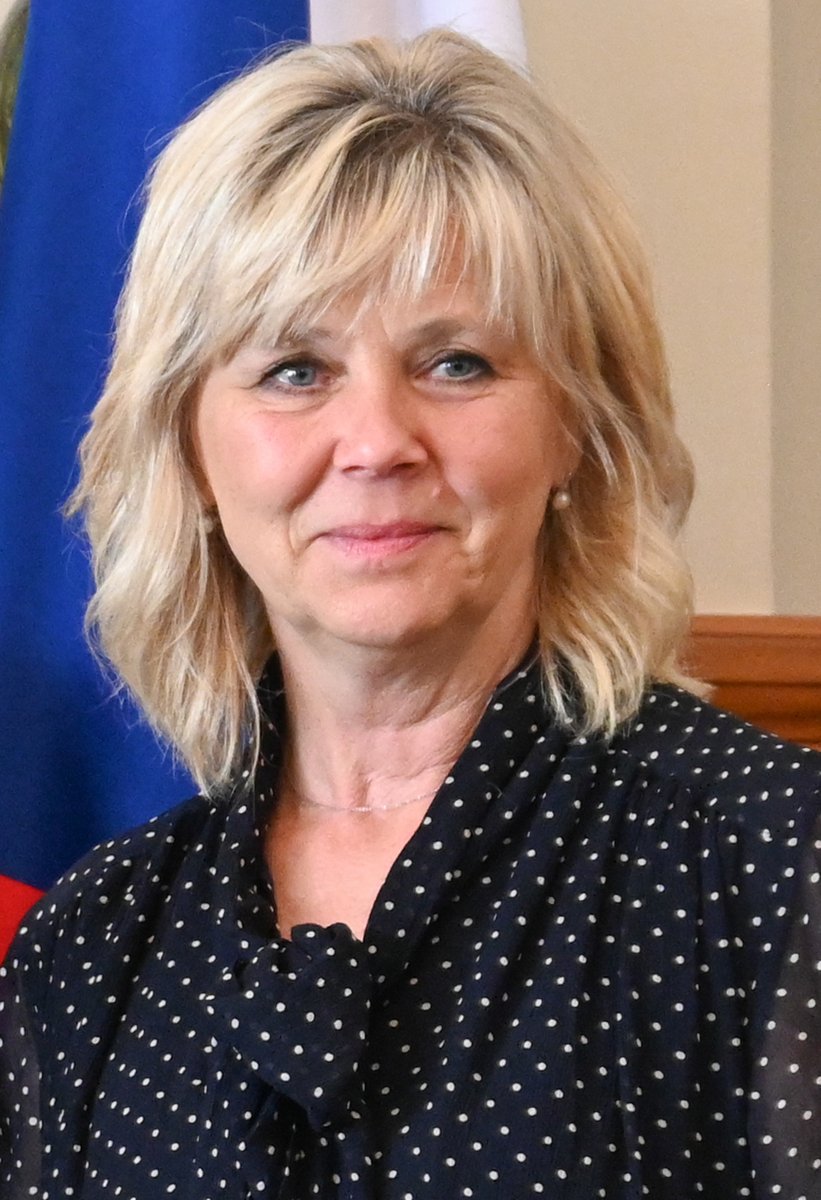 Petr Pavel ke komunálním volbám nepřijde, Eva Pavlová čelí kritice