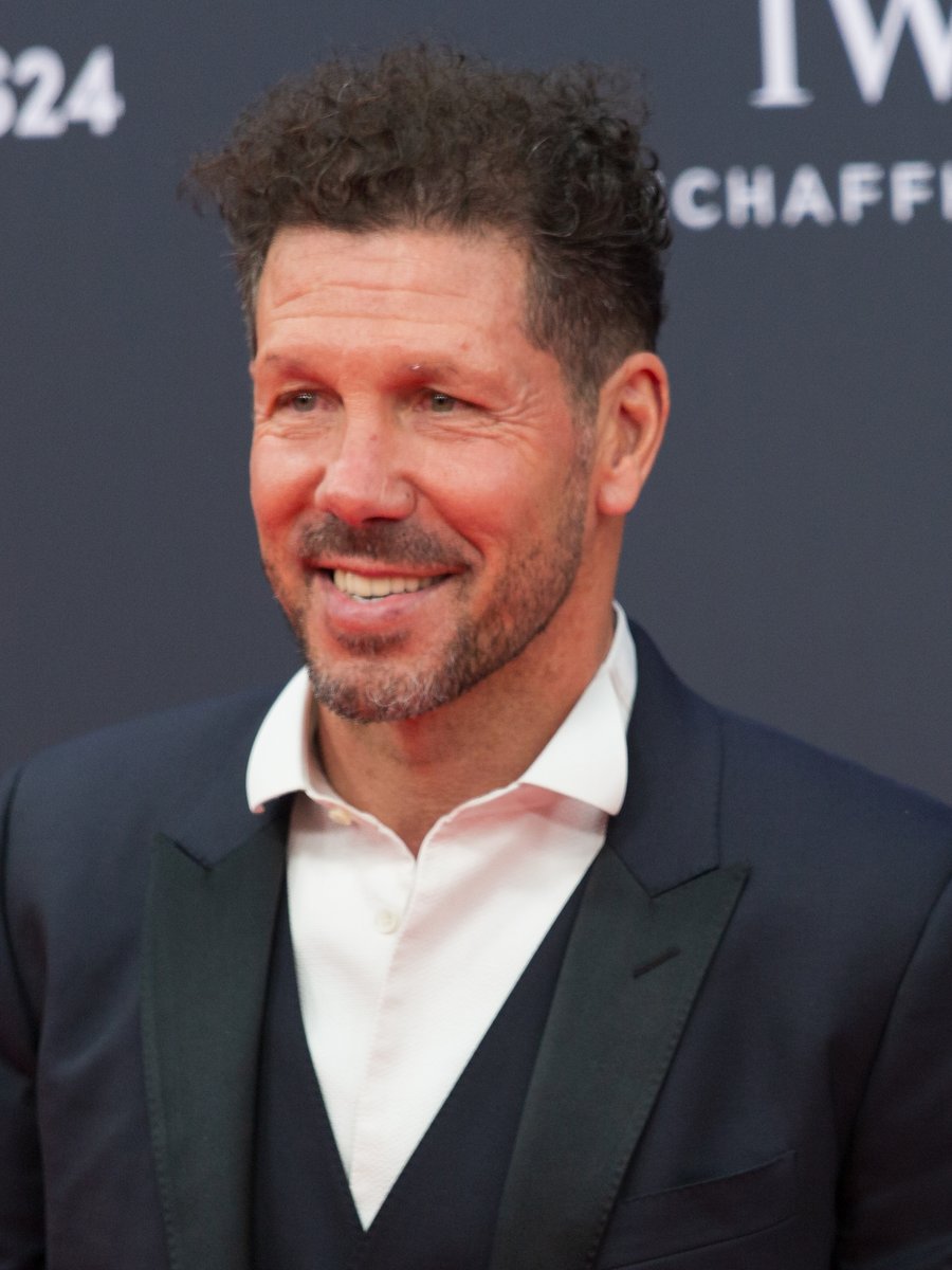 Stuttgart remizoval s Atléticom, Simeoneho tím dohrával v desiatich