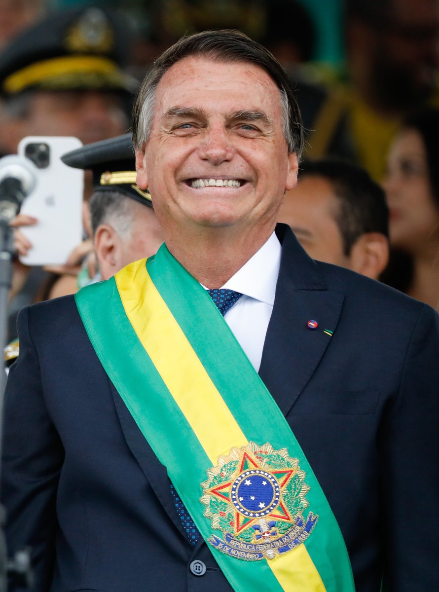 Flávio Bolsonaro po odchode do USA čelí kritike vlastného tábora