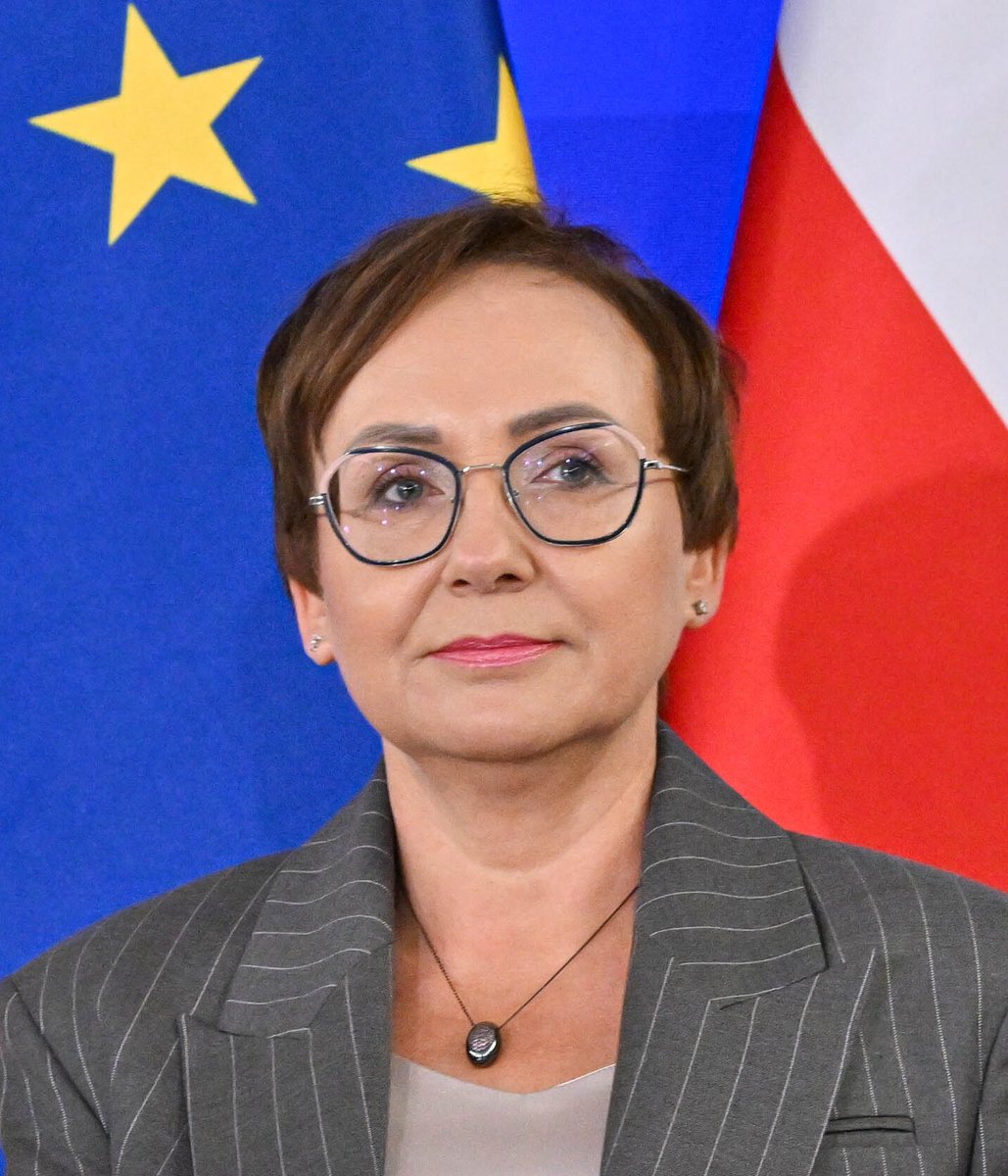 Spor o poľský ústavný súd prerástol do nočnej krízy